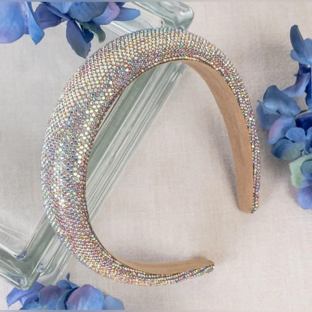 ✨ NWT Elegant Crystal Embellished Headband